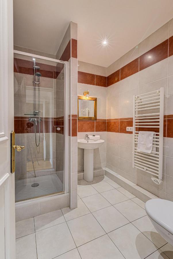 Apartment President - Alpes Travel - Central Chamonix - Sleeps 12 Εξωτερικό φωτογραφία